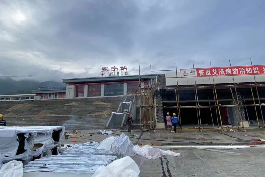 冕宁县高铁站外墙铝单板幕墙项目(图1)