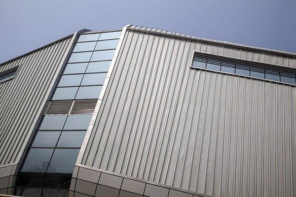 如何清理安装高空室外幕墙铝单板？(图2)